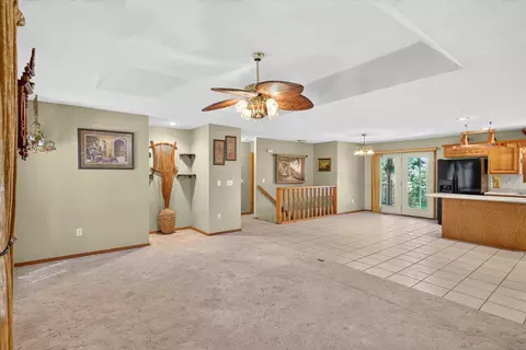 Living - 538 Munson Hill Dr, Marshfield, MO 65706 photo 1 of 8