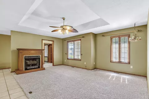 Living - 538 Munson Hill Dr, Marshfield, MO 65706 photo 4 of 13