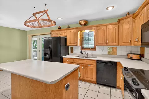 Kitchen - 538 Munson Hill Dr, Marshfield, MO 65706 photo 3 of 5