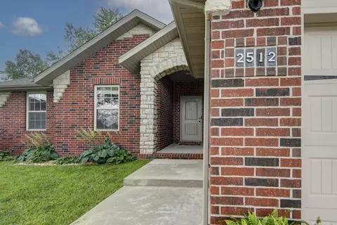 2512 W Chris Ct, Ozark, MO 65721 photo 3