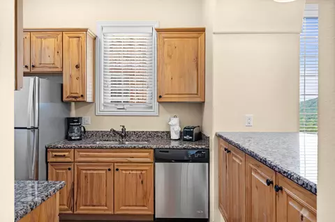 Kitchen - 29 Stone Cliff Cir #1, Branson, MO 65616 photo 2 of 3