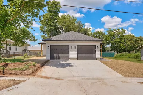 Exterior - 717 N Weaver Ave, Springfield, MO 65802 photo 3 of 6