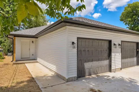 Exterior - 717 N Weaver Ave, Springfield, MO 65802 photo 2 of 6