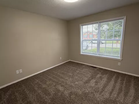 Bedroom - 4420 W Delmar St, Springfield, MO 65802 photo 2 of 3