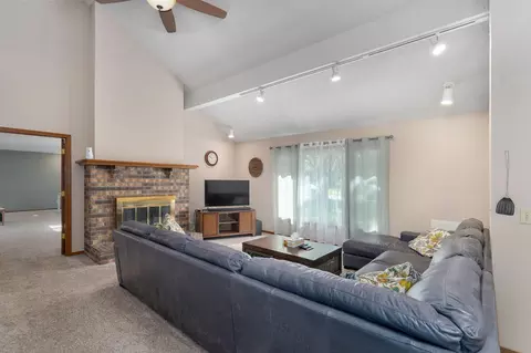 Living - 5927 S Kimbrough Ave, Springfield, MO 65810 photo 1 of 3