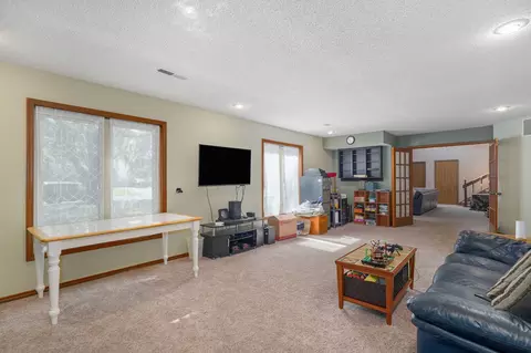 Living - 5927 S Kimbrough Ave, Springfield, MO 65810 photo 2 of 3