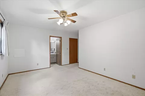 Bedroom - 1860 E Meadow Dr, Springfield, MO 65804 photo 3 of 5