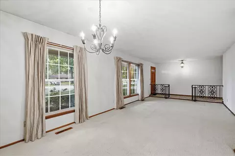 Living - 1860 E Meadow Dr, Springfield, MO 65804 photo 3 of 6