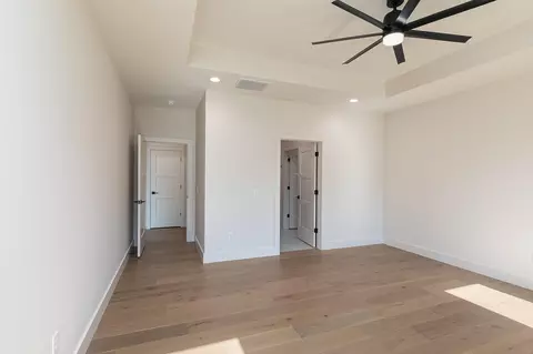 Bedroom - 2016 N Silver Charm Ave, Springfield, MO 65802 photo 4 of 8