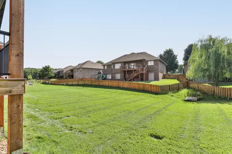 Exterior - 2016 N Silver Charm Ave, Springfield, MO 65802 photo 5 of 5