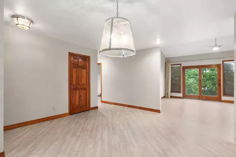 Living - 348 Sunset Cove Ln #434, Branson, MO 65616 photo 4 of 9