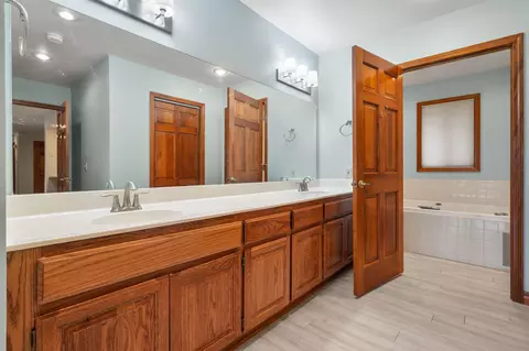 Bath - 348 Sunset Cove Ln #434, Branson, MO 65616 photo 2 of 4