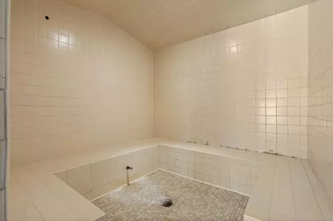 Bath - 348 Sunset Cove Ln #434, Branson, MO 65616 photo 4 of 4
