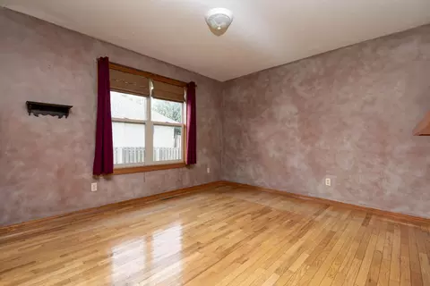 Living - 630 Meadowgate Dr, Springfield, MO 65803 photo 5 of 5