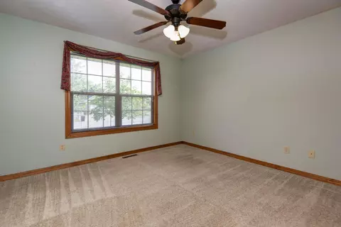Bedroom - 630 Meadowgate Dr, Springfield, MO 65803 photo 1 of 4