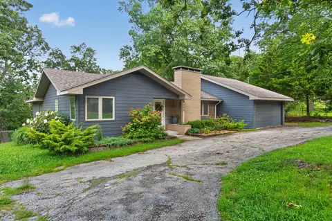 Exterior - 4655 S Lakehill Ave, Springfield, MO 65804 photo 2 of 9