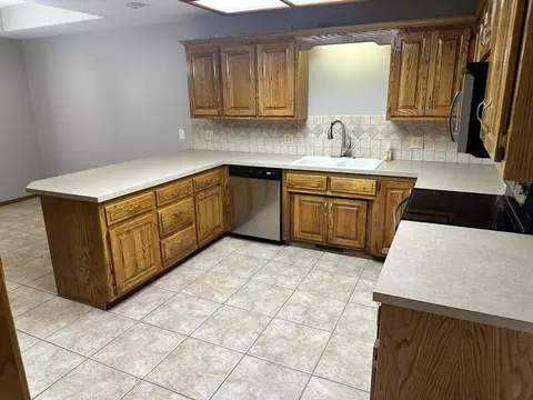 Kitchen - 3492 S Doris Ave, Springfield, MO 65807 photo 3 of 3