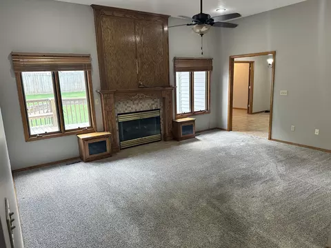 Living - 3492 S Doris Ave, Springfield, MO 65807 photo 1 of 3