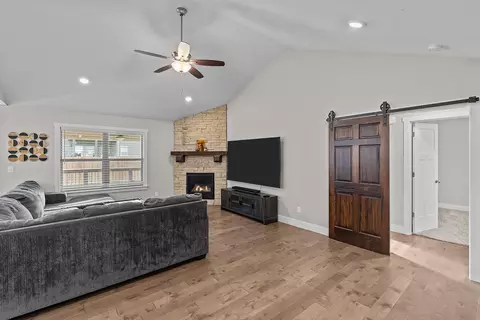 Living - 4639 Florence Ave, Ozark, MO 65721 photo 1 of 2