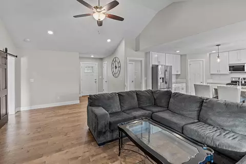Entry Way - 4639 Florence Ave, Ozark, MO 65721 photo 1 of 2