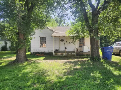 Exterior - 304 Bryan St, Houston, MO 65483 photo 5 of 5