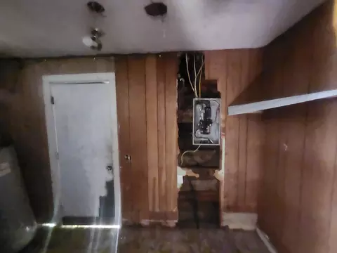 Entry Way - 304 Bryan St, Houston, MO 65483 photo 1 of 1