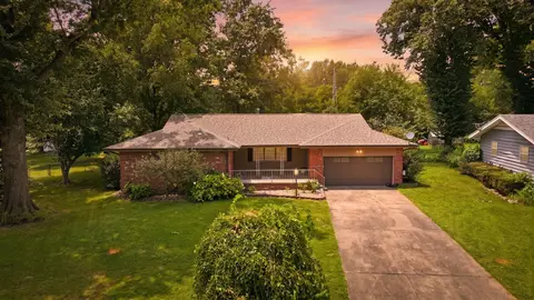 2411 S Mayfair Ave, Springfield, MO 65804 photo 3