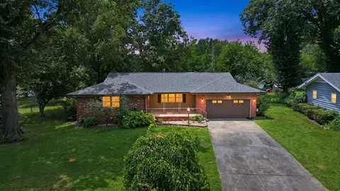 2411 S Mayfair Ave, Springfield, MO 65804 photo 2