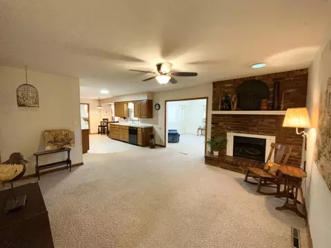 2049 S Brighton Dr, Springfield, MO 65804 photo 12
