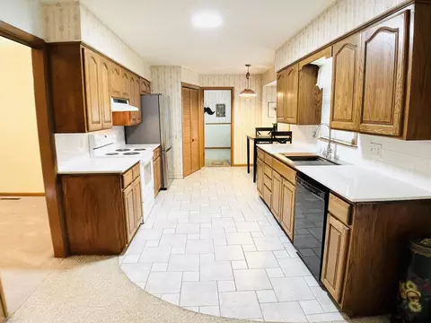 2049 S Brighton Dr, Springfield, MO 65804 photo 7