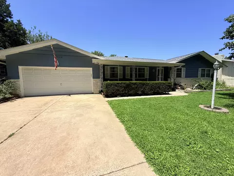 2049 S Brighton Dr, Springfield, MO 65804 photo 3