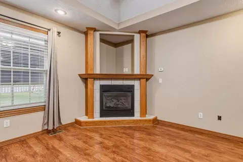 Living - 3263 N Dickerson Ave, Springfield, MO 65803 photo 2 of 5