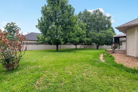 Exterior - 3263 N Dickerson Ave, Springfield, MO 65803 photo 5 of 7