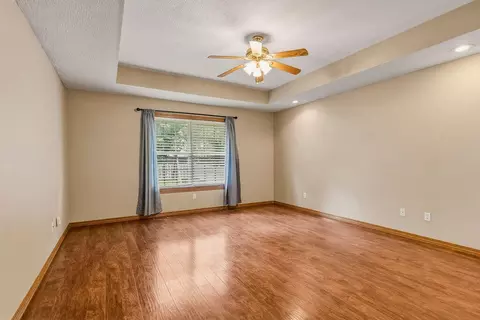 Living - 3263 N Dickerson Ave, Springfield, MO 65803 photo 5 of 5