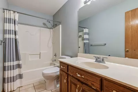 Bath - 3263 N Dickerson Ave, Springfield, MO 65803 photo 5 of 5