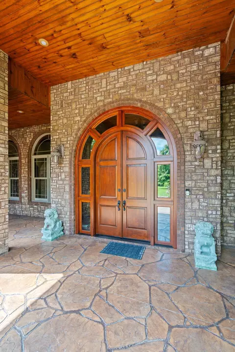 Exterior - 3936 E Glen Abbey Dr, Springfield, MO 65809 photo 8 of 29