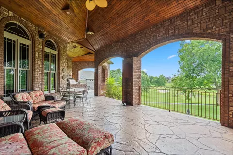 Exterior - 3936 E Glen Abbey Dr, Springfield, MO 65809 photo 13 of 29