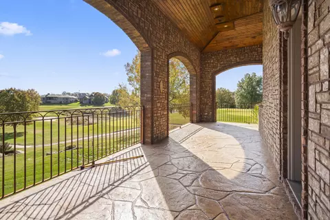 Exterior - 3936 E Glen Abbey Dr, Springfield, MO 65809 photo 11 of 29
