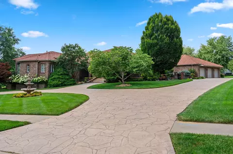 Exterior - 3936 E Glen Abbey Dr, Springfield, MO 65809 photo 4 of 29