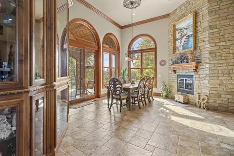 Dining - 3936 E Glen Abbey Dr, Springfield, MO 65809 photo 1 of 6