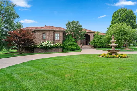 Exterior - 3936 E Glen Abbey Dr, Springfield, MO 65809 photo 3 of 29