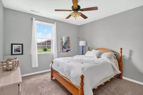 Bedroom - 1007 E Highview Dr, Ozark, MO 65721 photo 8 of 10