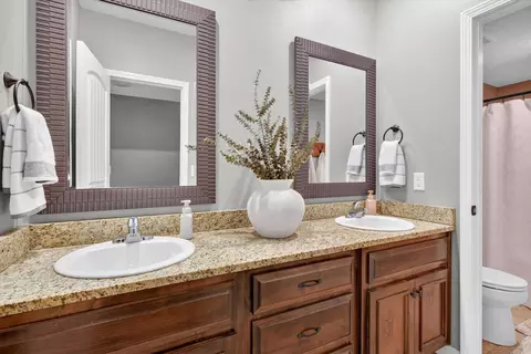 Bath - 1007 E Highview Dr, Ozark, MO 65721 photo 5 of 6