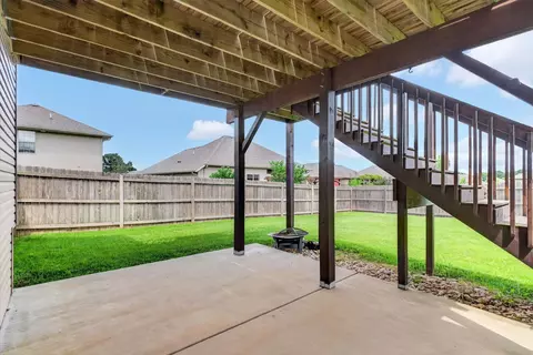 Exterior - 1007 E Highview Dr, Ozark, MO 65721 photo 4 of 9