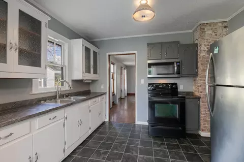 Kitchen - 1614 E Commercial St, Springfield, MO 65803 photo 3 of 4