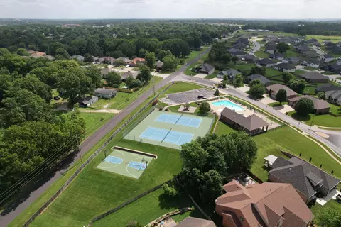 View/Area - 1539 W Gaslight Dr, Springfield, MO 65810 photo 2 of 4
