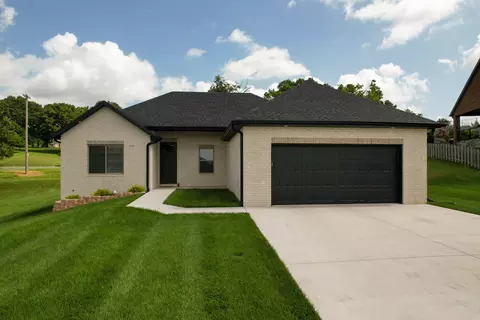 Exterior - 1539 W Gaslight Dr, Springfield, MO 65810 photo 2 of 6