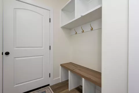 Entry Way - 1539 W Gaslight Dr, Springfield, MO 65810 photo 3 of 3