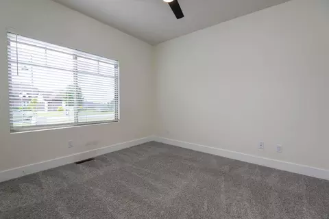 Bedroom - 1539 W Gaslight Dr, Springfield, MO 65810 photo 3 of 4