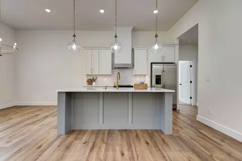 Kitchen - 1539 W Gaslight Dr, Springfield, MO 65810 photo 1 of 7